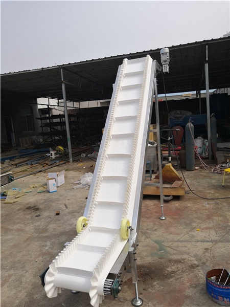 Z字型輸送機